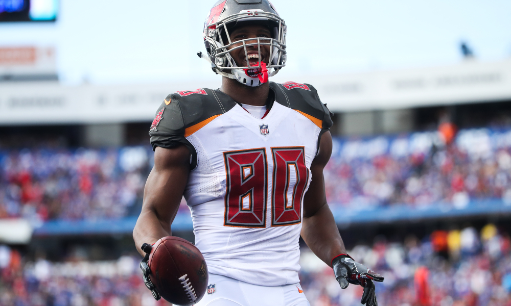 O.J. Howard (#80) celebrates a touchdown for the Tampa Bay Buccaneers in 2018 versus Buffalo Bills