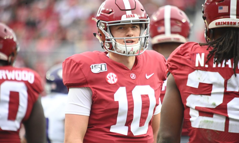 Mac Jones Has Alabamas Offense Clicking Heading Into Iron