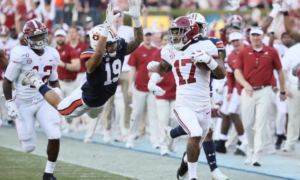 DeVonta Smith burns Auburn defenders for two Iron Bowl touchdowns 