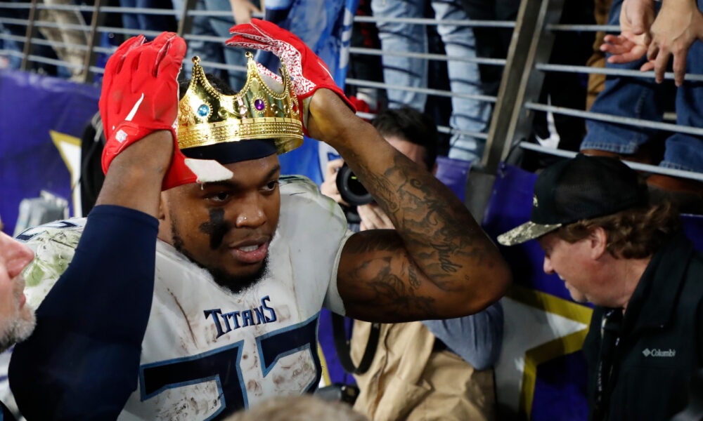 Derrick Henry puts a crown on his head after dominant performance for Titans in 2020 AFC Divisional Round vs. Ravens