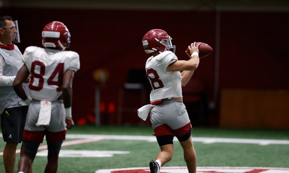 Slade Bolden makes the catch at Alabama 2020 fall practice