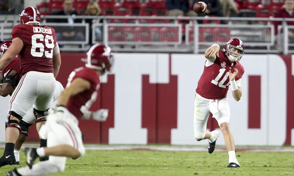 Alabama qb mac jones throws the football against Mississippi State