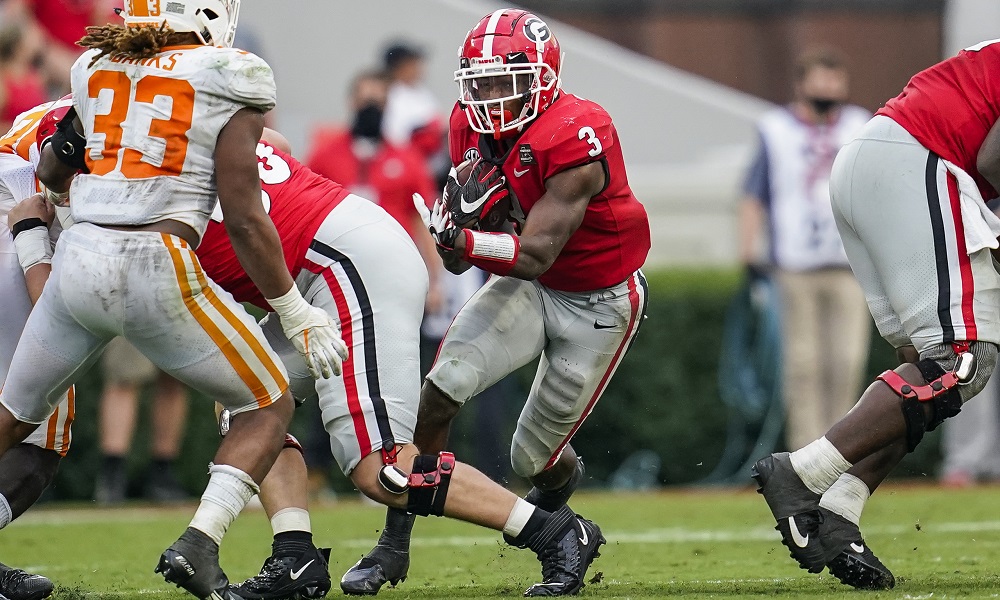 Georgia Running Back Zamir White carries the football against the Tennessee Volunteers.