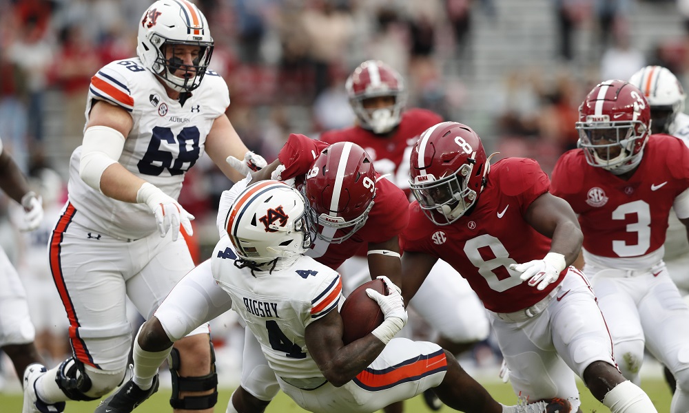 Alabama defense tackles Auburn running back in Iron Bowl