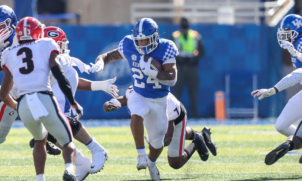 Chris Rodriguez of Kentucky runs the ball versus UGA