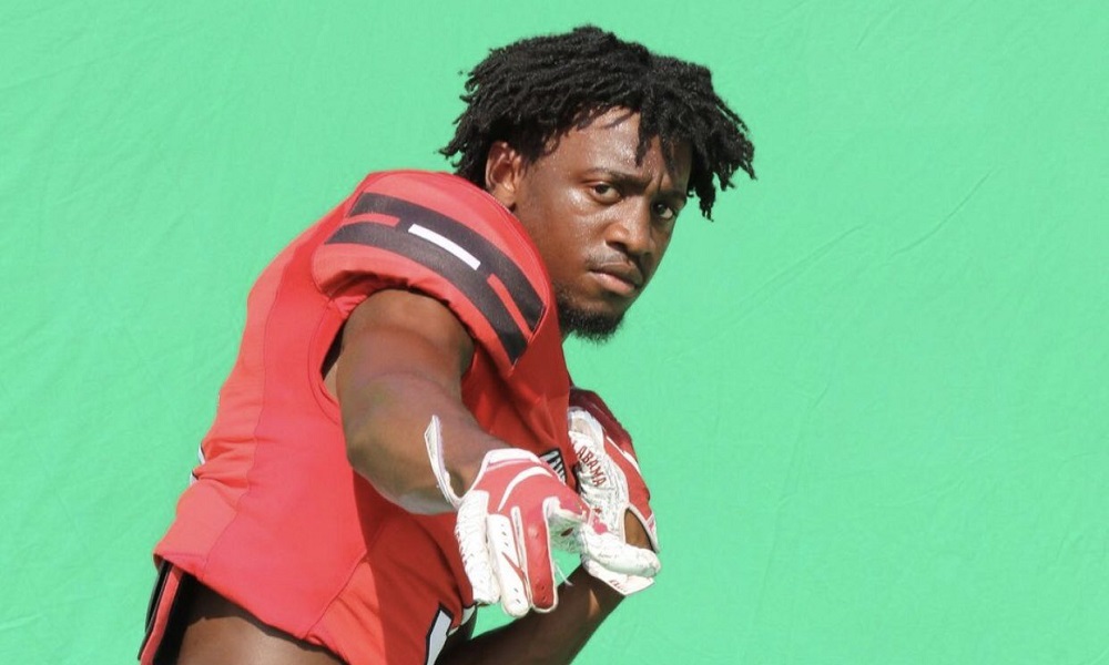 Omari Kelly poses for picture doing Hewitt-Trussville Photo Shoot