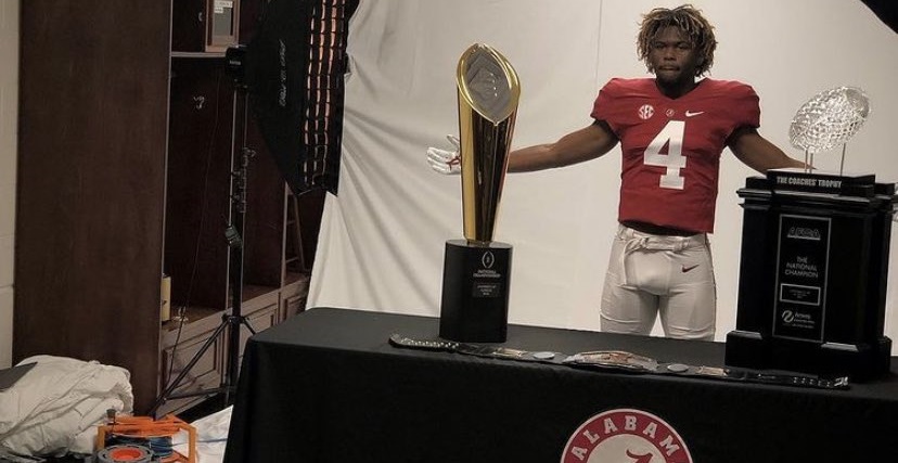 5-Star RB Camar Wheaton poses for picture doing Alabama visit
