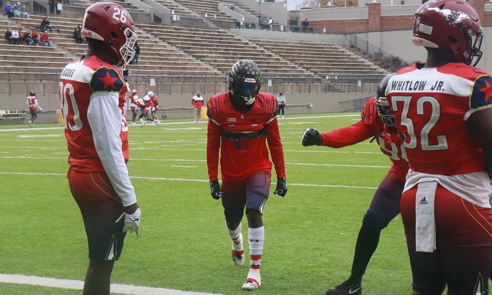 Alabama LB commit Deontae Lawson warms up for Alabama-Mississippi All-Star Game