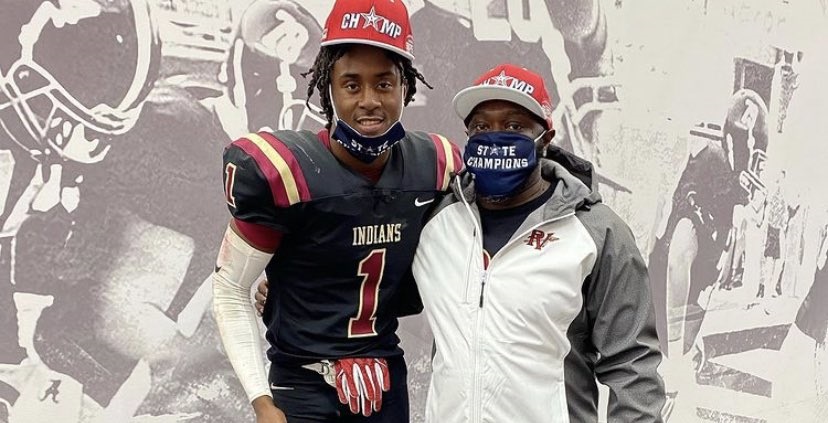 Alabama commit Ga'Quincy MckInstry poses with his dad