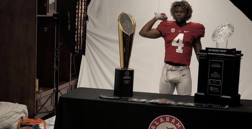 Camar Wheaton poses for picture doing Alabama visit