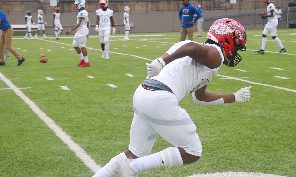 Alabama 4-Star commit Kadarius Calloway warms up for Alabama-Mississippi All-Star Game