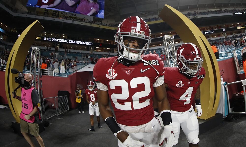 Najee Harris steps on to the field for 2021 CFP National Championship Game between Alabama and Ohio State