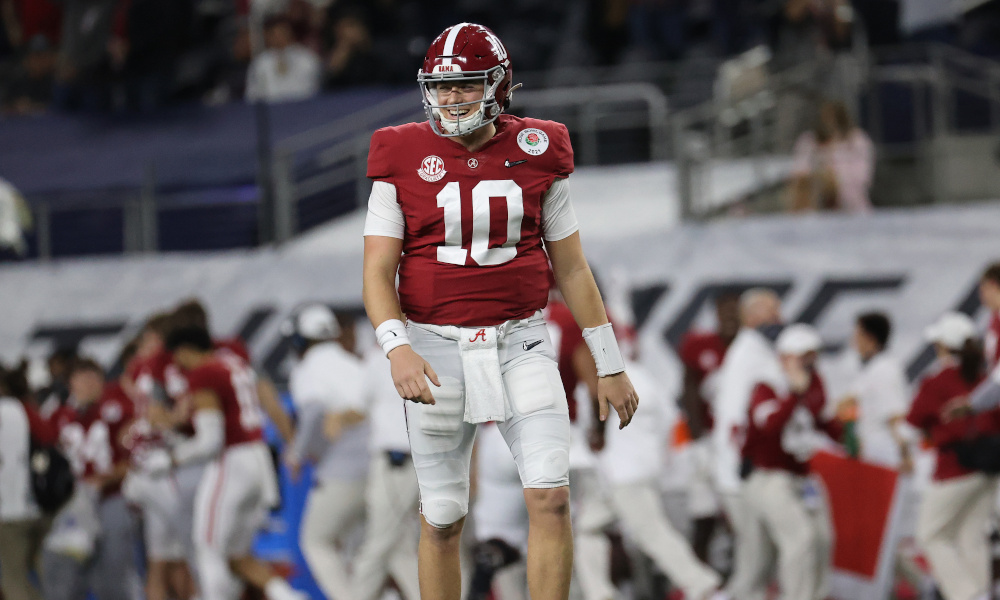 Mac Jones celebrates TD pass to Jahleel Billingsley for Alabama in Rose Bowl Game