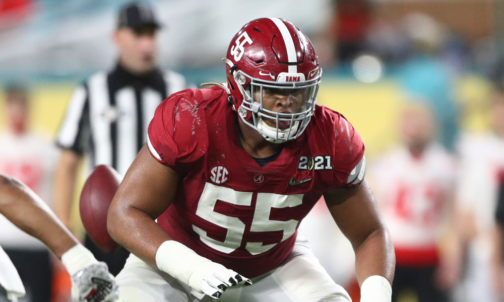 Emil Ekiyor in his stance for Alabama at 2020 CFP title game