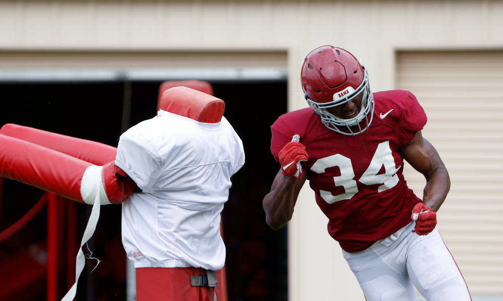 Quandarrius Robinson going through drills for Alabama in spring practice