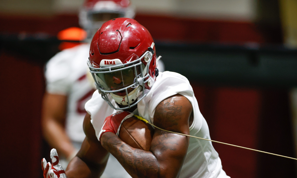 Brian Robinson Jr. running in Alabama's first spring practice for 2021