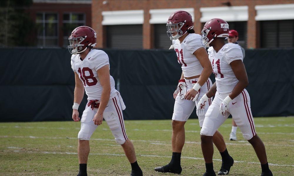 Alabama tight ends and wide receivers at Alabama football Tuesday practice