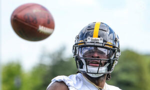 Najee Harris with a catch for the Steelers in rookie minicamp