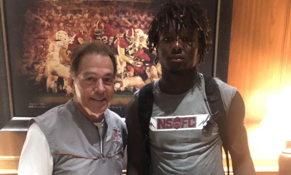 Kavion Henderson poses with Nick Saban during Alabama visit