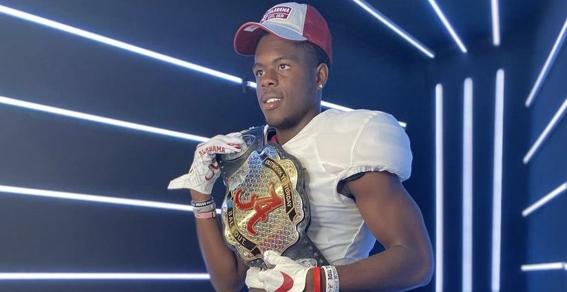 Rueben Owens poses for picture doing Alabama visit