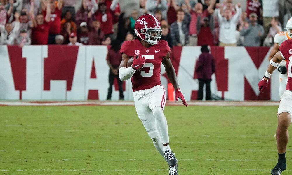 Jayln Armour-Davis runs back an interception against Tennessee