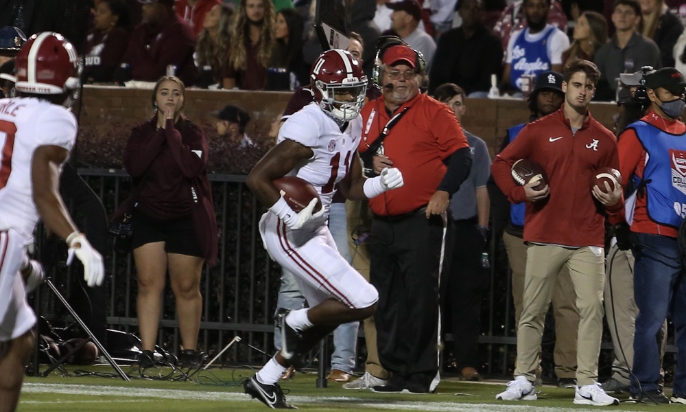 Traeshon Holden runs the football in Alabama win over Mississippi State