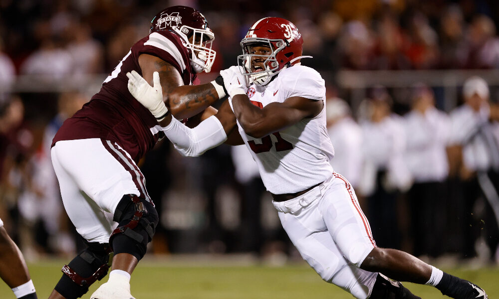 Will Anderson gets by Mississippi State lineman