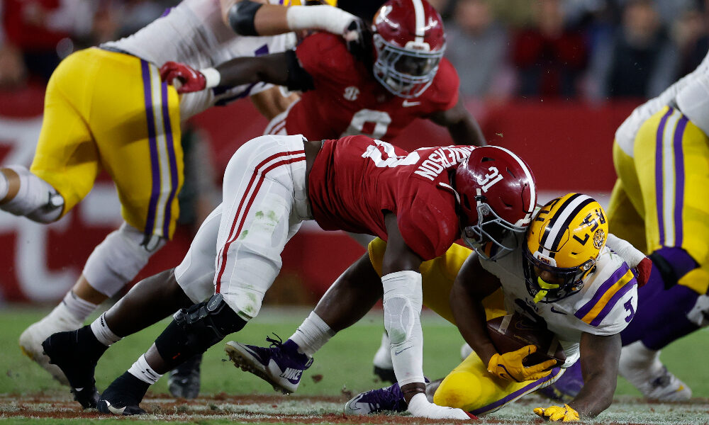 Will Anderson tackles an LSU player