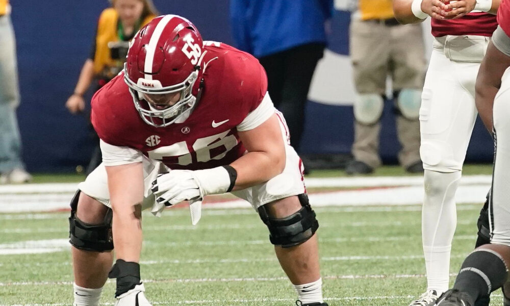 Seth McLaughlin prepares to snap to Bryce Young