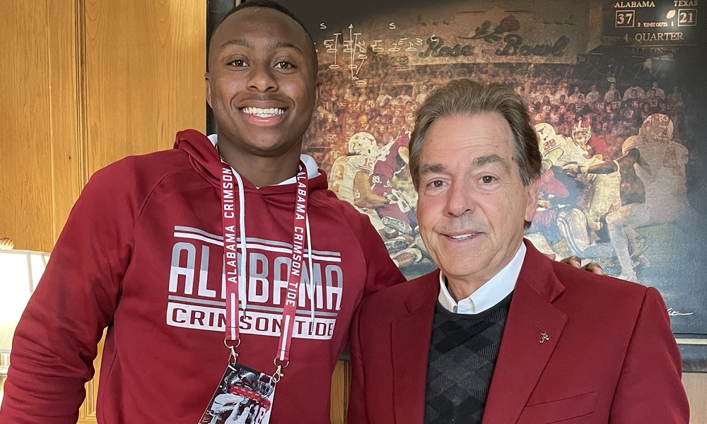 DJ Lagway poses with Nick Saban during Alabama visit