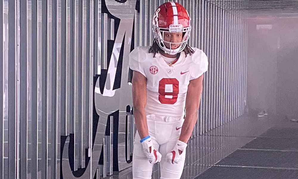 Jaylen Mbakwe poses for picture during Alabama visit