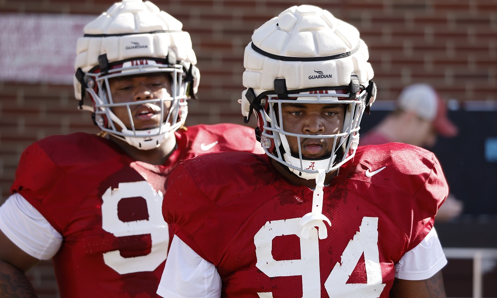 Alabama DL DJ Dale (#94) going through drills in 2022 spring practice