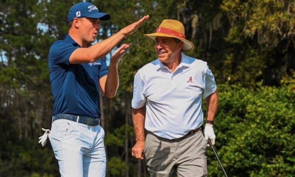 Nick Saban giving Justin Thomas clutch advice as he prepares for 2022 Player's Championship title