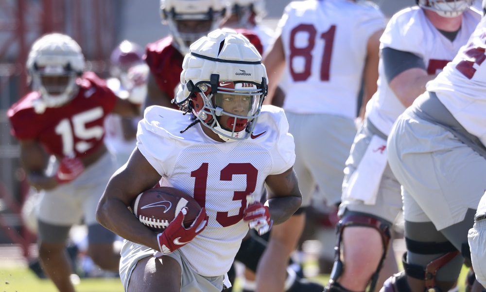 Jahmyr Gibbs runs blazing 40-yard dash time at the NFL Combine