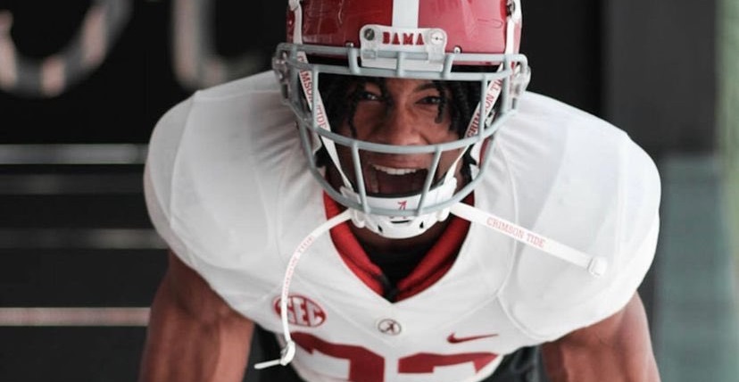 Justice haynes flexes during alabama visit