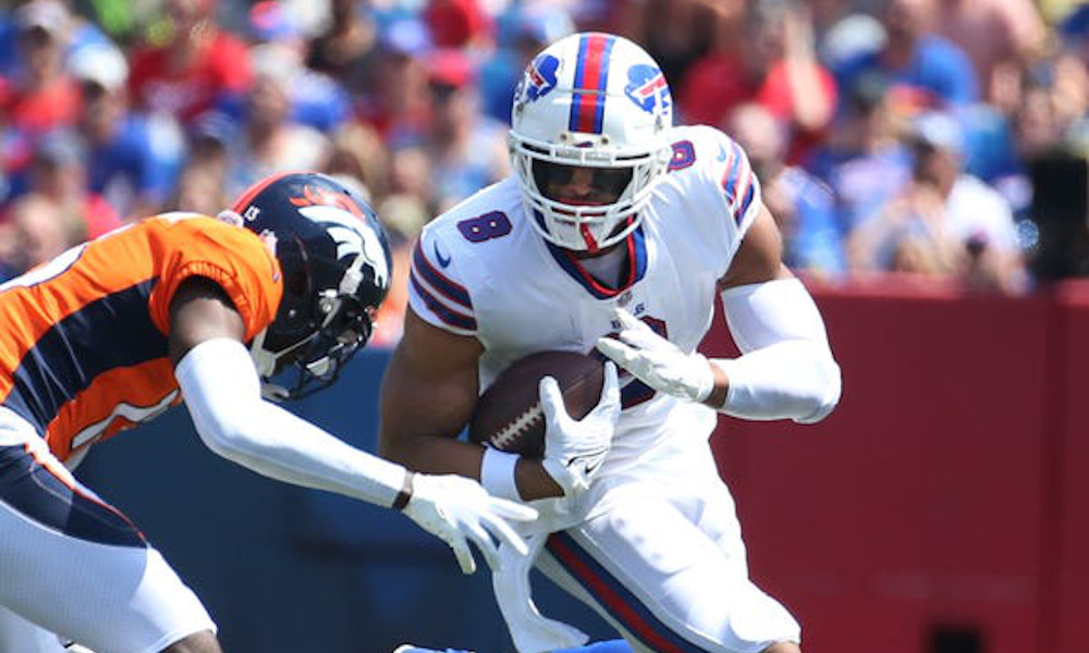 Bills TE O.J. Howard (#8) with a catch and run in NFL Preseason game against Denver Broncos in 2022