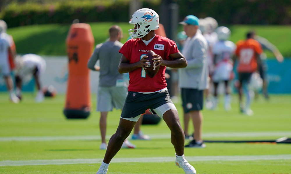 Watch Tua Tagovailoa drop a dime for a score in Dolphins OTAs