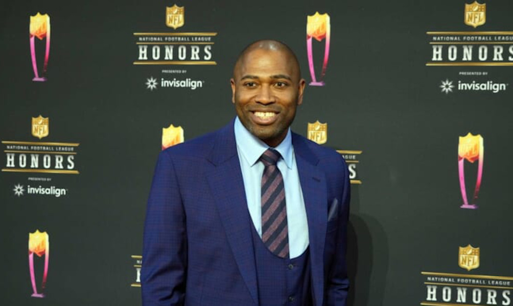 Shaun Alexander on the red carpet for NFL Honors