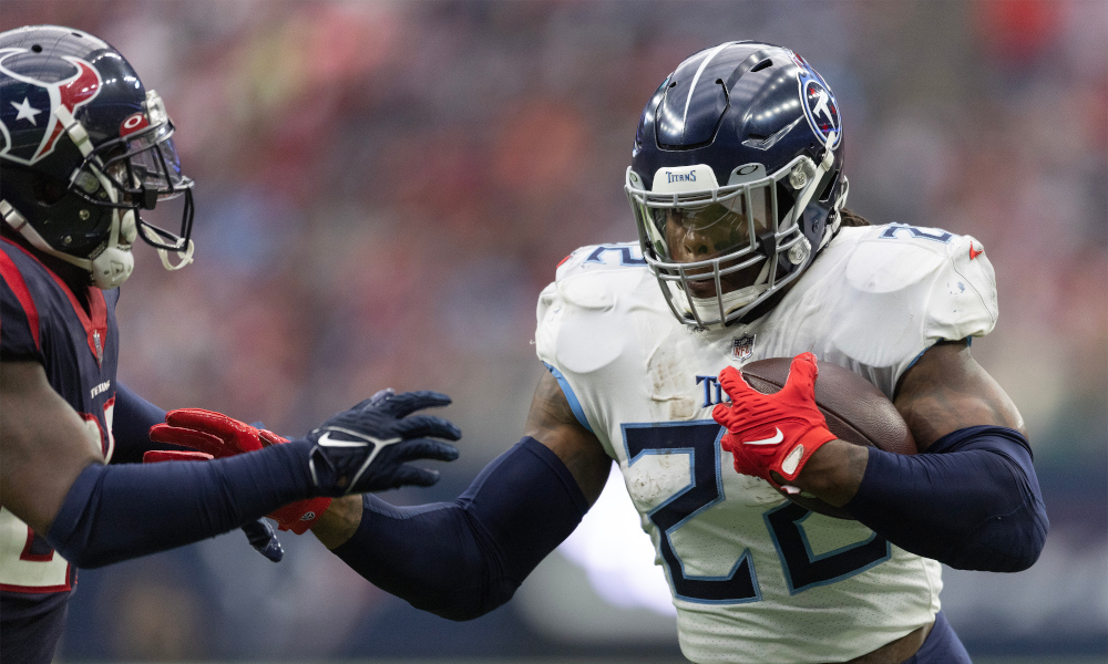 Derrick Henry (#22) rushes for a touchdown for Titans in 2022 matchup against Houston