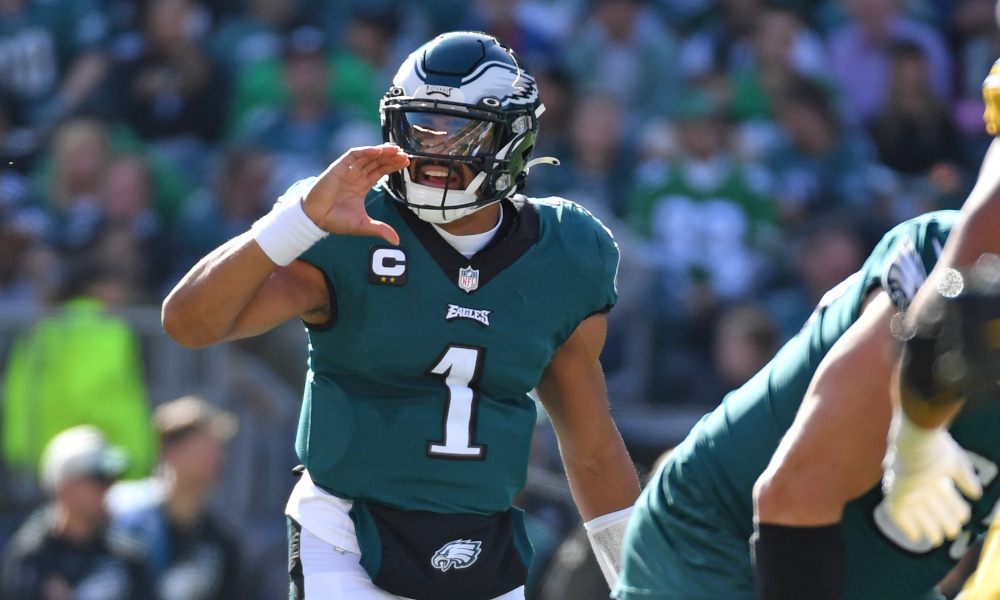 Jalen Hurts (#1) changes play call in Eagles 2022 matchup against Steelers