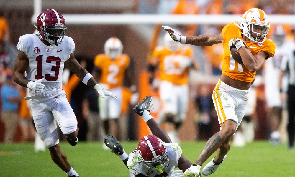 Tennessee wide receiver Jalin Hyatt (11) makes a catch during Tennessee's game against Alabama in Neyland Stadium in Knoxville, Tenn., on Saturday, Oct. 15, 2022. Kns Ut Bama Football Bp