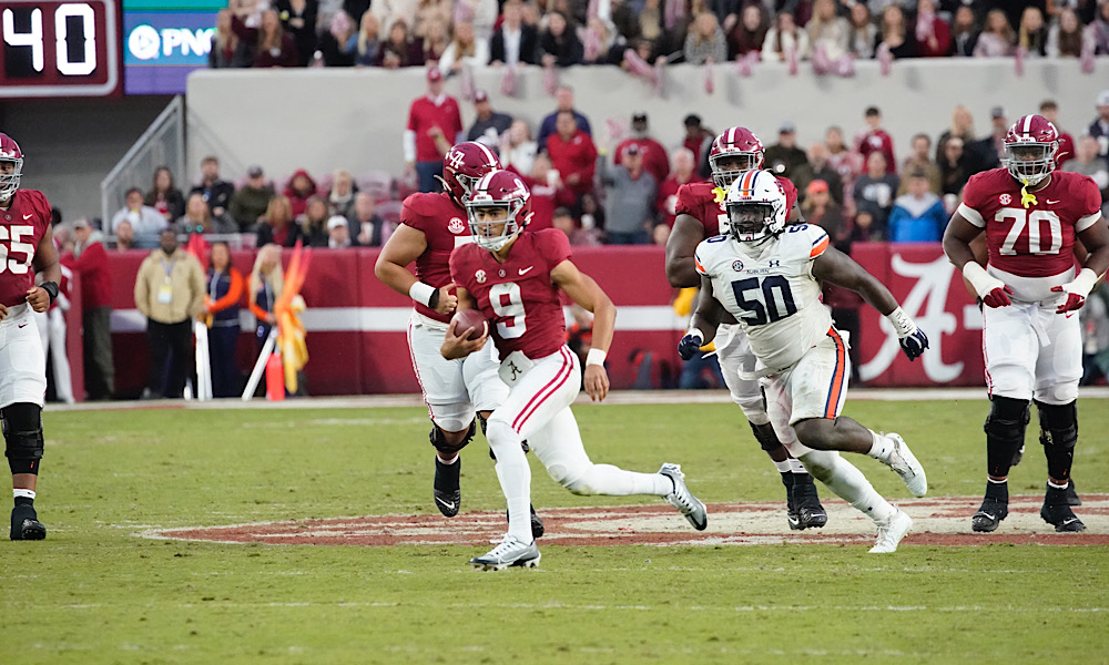 bryce young runs against auburn