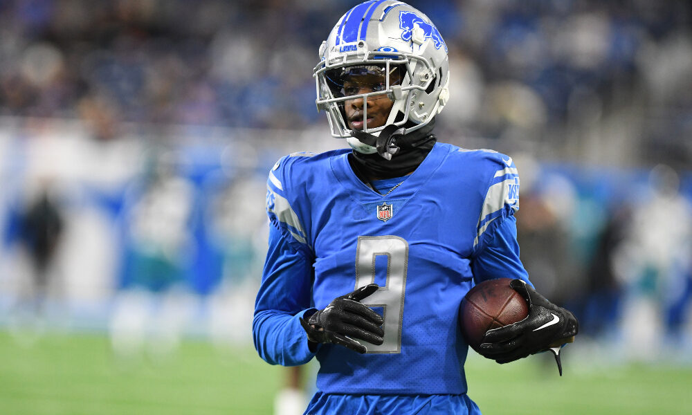 Jameson Williams warms up for the Lions