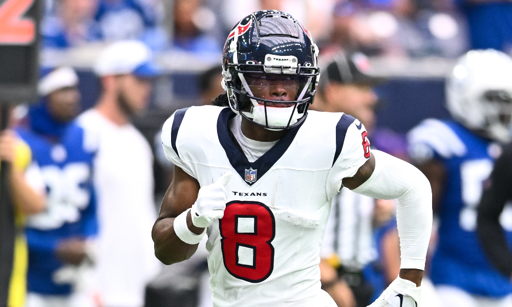 Houston Texans wide receiver John Metchie warms up ahead of game against Colts