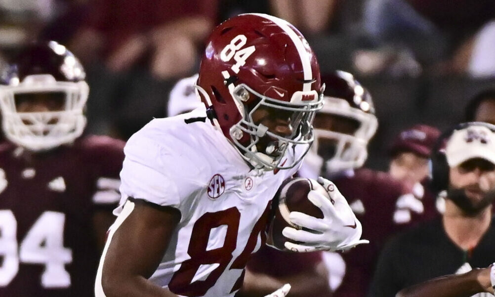 Alabama TE Amari Niblack (#84) running with the ball after making a catch versus Miss. State.
