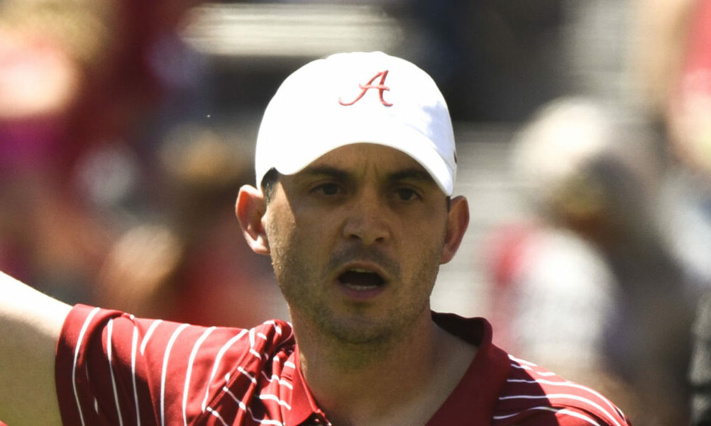 Alabama offensive coordinator Tommy Rees directs players
