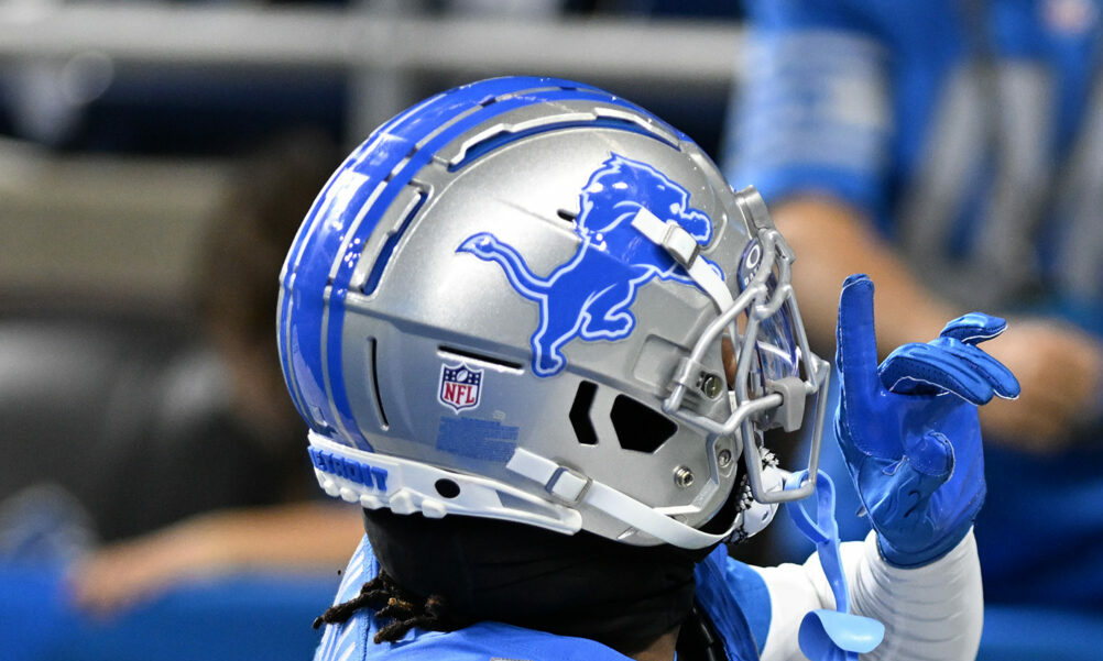 Detroit Lions WR Jameson Williams (#9) celebrates a touchdown catch in Sunday's game versus Chicago Bears.