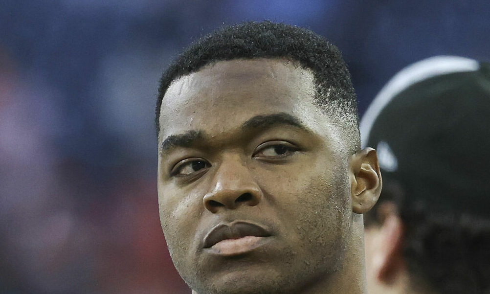 Cleveland Browns WR Amari Cooper on the sideline during Sunday's matchup against the Texans.