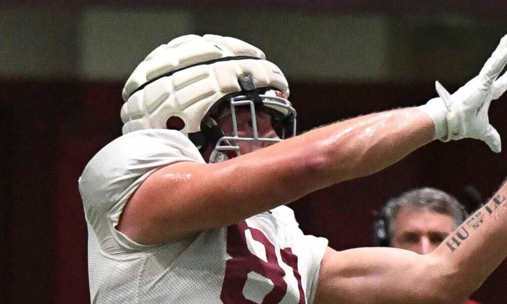 Alabama tight end CJ Dippre (#81) with a reception during 2024 spring practice.