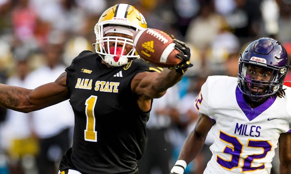 Kisean Johnson, a former Alabama State WR, brings in a pass for the Hornets in 2023 matchup.